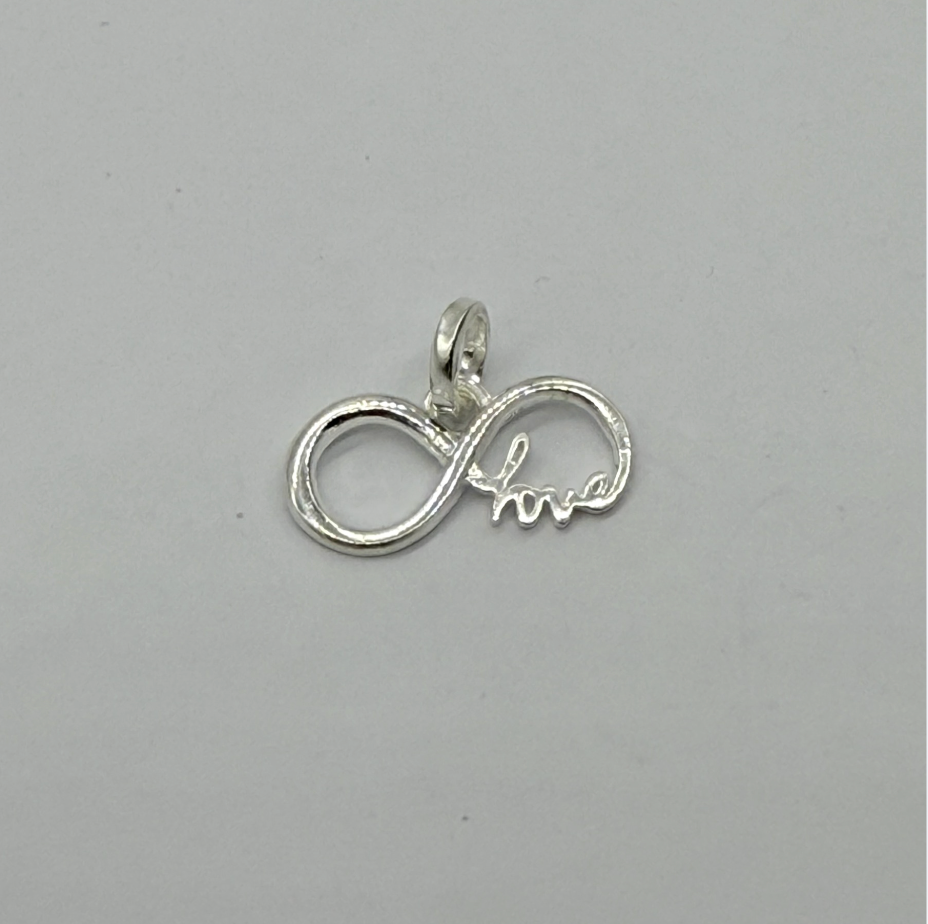 Dije infinito "Love"